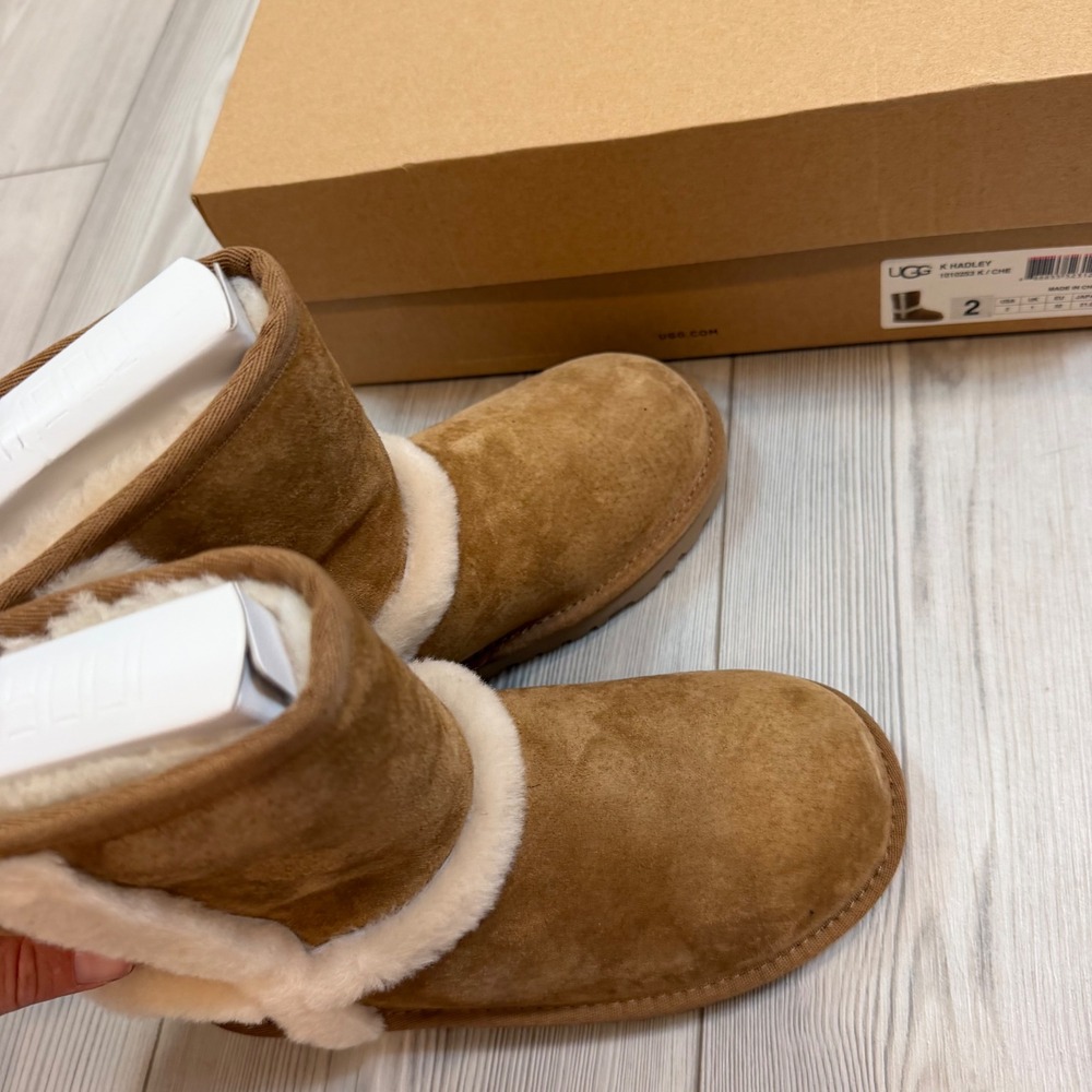 NEW UGG Kids K Hadley Chestnut Suede Sheepskin Boots 1010253 Size 2 Kids - Picture 7 of 9